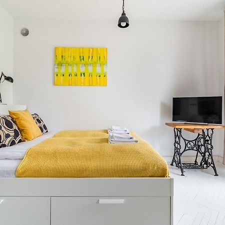 Rent Like Home - Wilcza 22A วอร์ซอ ภายนอก รูปภาพ