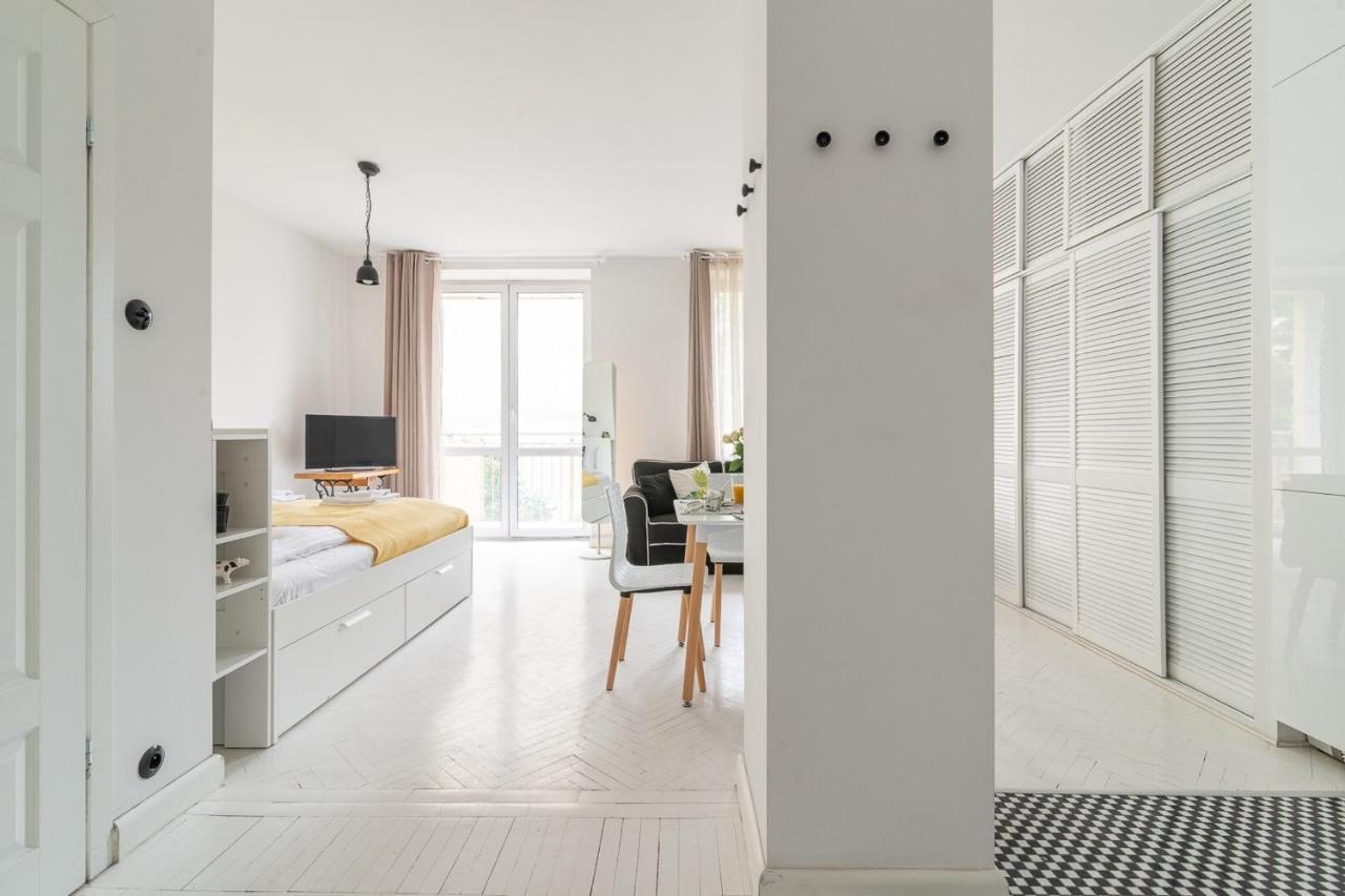 Rent Like Home - Wilcza 22A วอร์ซอ ภายนอก รูปภาพ